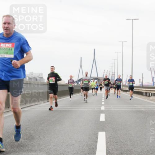 03.10.2025 - Köhlbrandbrückenlauf Matties Gatica Varas http://msf.ph/oto/9187742 03.10.2025 15:51:30 Position 3 7285 meine-sportfotos.de