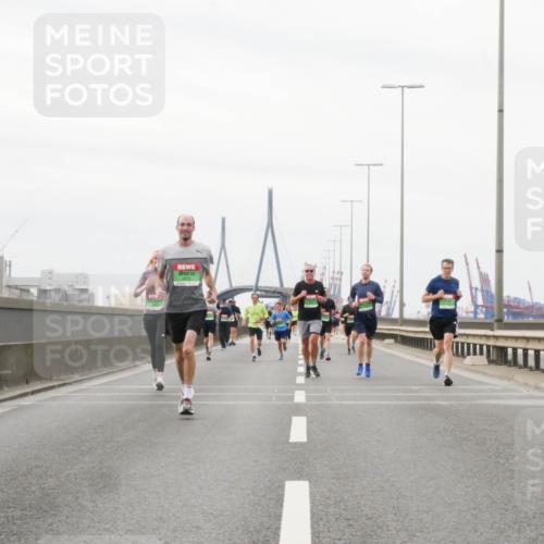 03.10.2025 - Köhlbrandbrückenlauf Matties Gatica Varas http://msf.ph/oto/9187754 03.10.2025 15:51:33 Position 3  meine-sportfotos.de