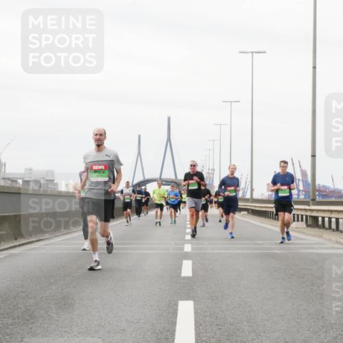 03.10.2025 - Köhlbrandbrückenlauf Matties Gatica Varas http://msf.ph/oto/9187755 03.10.2025 15:51:34 Position 3  meine-sportfotos.de