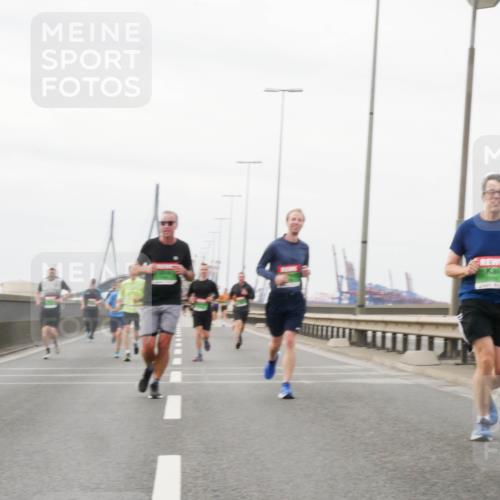 03.10.2025 - Köhlbrandbrückenlauf Matties Gatica Varas http://msf.ph/oto/9187770 03.10.2025 15:51:37 Position 3  meine-sportfotos.de