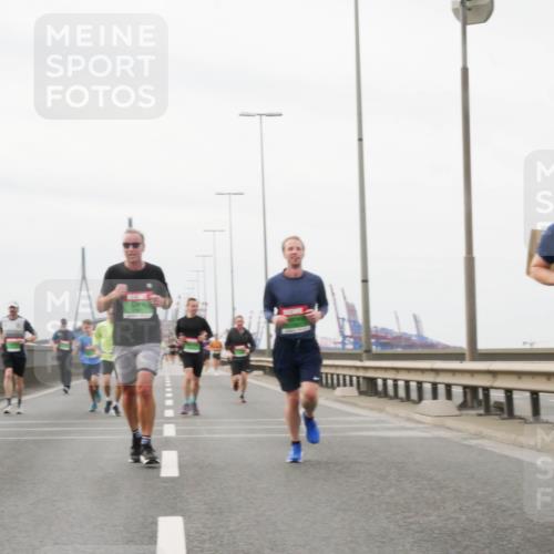 03.10.2025 - Köhlbrandbrückenlauf Matties Gatica Varas http://msf.ph/oto/9187772 03.10.2025 15:51:38 Position 3  meine-sportfotos.de
