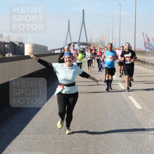 03.10.2025 - Köhlbrandbrückenlauf Yannick Fuchs http://msf.ph/oto/9187773 03.10.2025 12:07:04 Position 3  meine-sportfotos.de