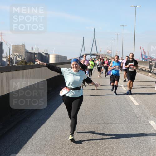 03.10.2025 - Köhlbrandbrückenlauf Yannick Fuchs http://msf.ph/oto/9187778 03.10.2025 12:07:05 Position 3  meine-sportfotos.de