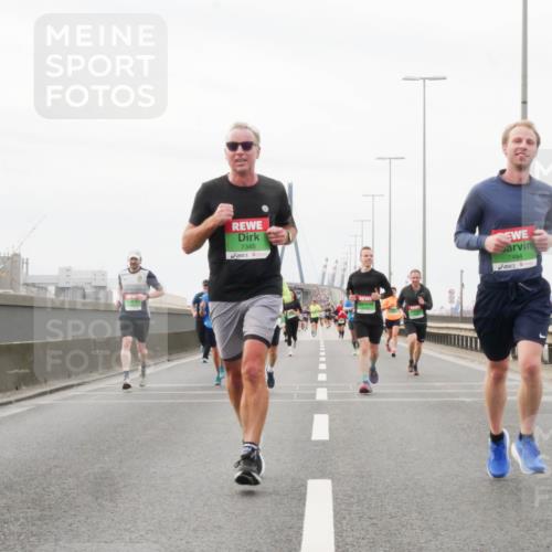 03.10.2025 - Köhlbrandbrückenlauf Matties Gatica Varas http://msf.ph/oto/9187779 03.10.2025 15:51:39 Position 3 7345, 7494 meine-sportfotos.de