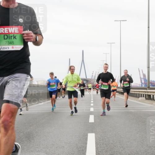 03.10.2025 - Köhlbrandbrückenlauf Matties Gatica Varas http://msf.ph/oto/9187786 03.10.2025 15:51:41 Position 3 7345 meine-sportfotos.de