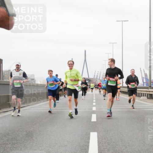 03.10.2025 - Köhlbrandbrückenlauf Matties Gatica Varas http://msf.ph/oto/9187789 03.10.2025 15:51:41 Position 3 7019 meine-sportfotos.de