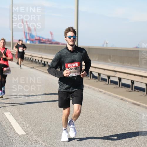 03.10.2025 - Köhlbrandbrückenlauf Yannick Fuchs http://msf.ph/oto/9187791 03.10.2025 11:46:30 Position 3 4069 meine-sportfotos.de