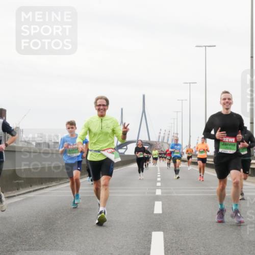 03.10.2025 - Köhlbrandbrückenlauf Matties Gatica Varas http://msf.ph/oto/9187793 03.10.2025 15:51:42 Position 3 9096, 33, 7019 meine-sportfotos.de