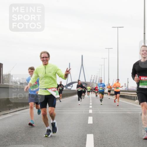 03.10.2025 - Köhlbrandbrückenlauf Matties Gatica Varas http://msf.ph/oto/9187794 03.10.2025 15:51:43 Position 3 9096, 7019 meine-sportfotos.de