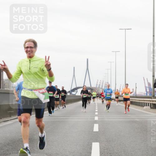 03.10.2025 - Köhlbrandbrückenlauf Matties Gatica Varas http://msf.ph/oto/9187797 03.10.2025 15:51:43 Position 3 33, 7019 meine-sportfotos.de