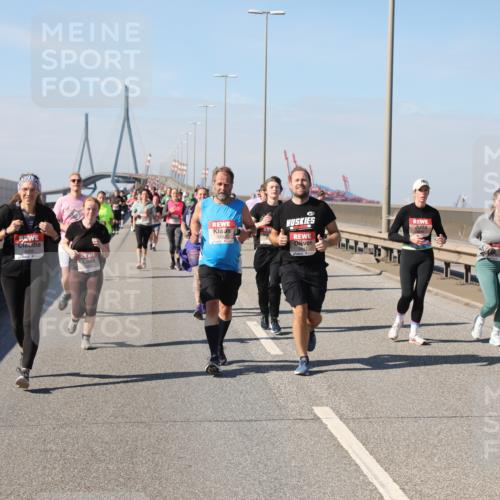 03.10.2025 - Köhlbrandbrückenlauf Yannick Fuchs http://msf.ph/oto/9187800 03.10.2025 12:07:07 Position 3  meine-sportfotos.de