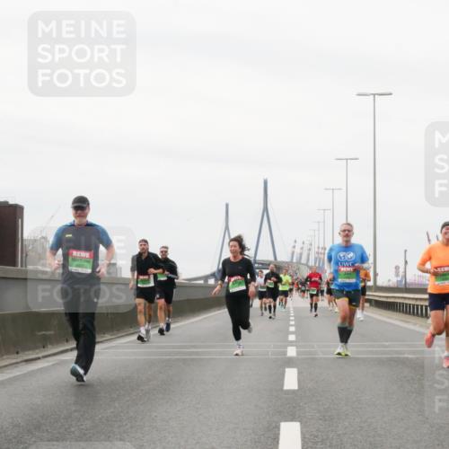 03.10.2025 - Köhlbrandbrückenlauf Matties Gatica Varas http://msf.ph/oto/9187810 03.10.2025 15:51:46 Position 3  meine-sportfotos.de