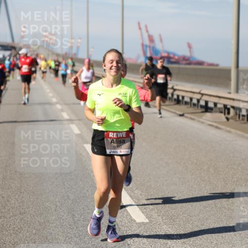 03.10.2025 - Köhlbrandbrückenlauf Yannick Fuchs http://msf.ph/oto/9187811 03.10.2025 11:46:32 Position 3 5080 meine-sportfotos.de