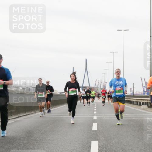 03.10.2025 - Köhlbrandbrückenlauf Matties Gatica Varas http://msf.ph/oto/9187814 03.10.2025 15:51:47 Position 3 9024 meine-sportfotos.de
