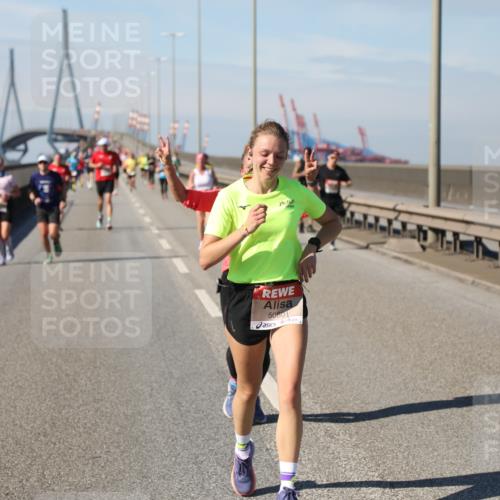 03.10.2025 - Köhlbrandbrückenlauf Yannick Fuchs http://msf.ph/oto/9187817 03.10.2025 11:46:32 Position 3 5080 meine-sportfotos.de