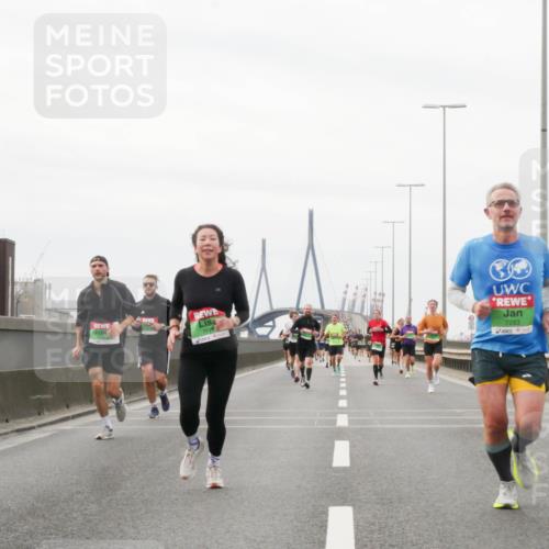 03.10.2025 - Köhlbrandbrückenlauf Matties Gatica Varas http://msf.ph/oto/9187820 03.10.2025 15:51:49 Position 3 70, 7283 meine-sportfotos.de