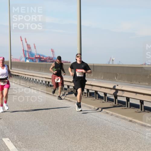 03.10.2025 - Köhlbrandbrückenlauf Yannick Fuchs http://msf.ph/oto/9187837 03.10.2025 11:46:35 Position 3  meine-sportfotos.de