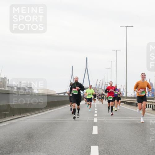 03.10.2025 - Köhlbrandbrückenlauf Matties Gatica Varas http://msf.ph/oto/9187838 03.10.2025 15:51:52 Position 3  meine-sportfotos.de