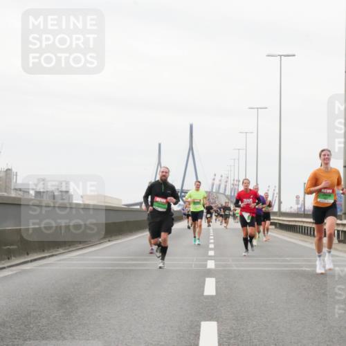 03.10.2025 - Köhlbrandbrückenlauf Matties Gatica Varas http://msf.ph/oto/9187841 03.10.2025 15:51:53 Position 3  meine-sportfotos.de