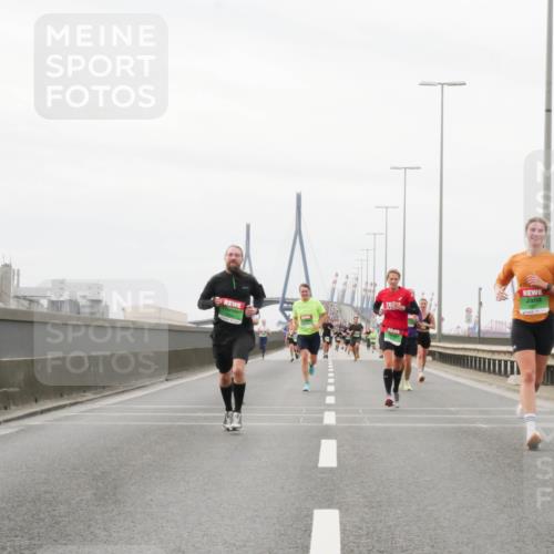 03.10.2025 - Köhlbrandbrückenlauf Matties Gatica Varas http://msf.ph/oto/9187842 03.10.2025 15:51:53 Position 3  meine-sportfotos.de