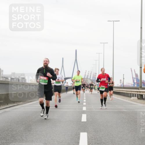 03.10.2025 - Köhlbrandbrückenlauf Matties Gatica Varas http://msf.ph/oto/9187846 03.10.2025 15:51:54 Position 3 8967 meine-sportfotos.de