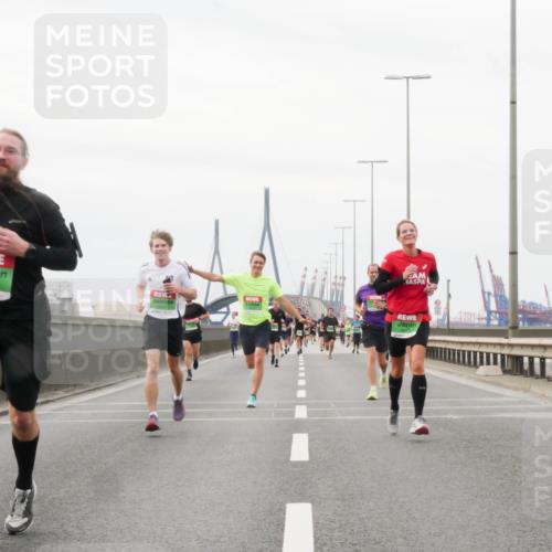 03.10.2025 - Köhlbrandbrückenlauf Matties Gatica Varas http://msf.ph/oto/9187853 03.10.2025 15:51:56 Position 3 8824 meine-sportfotos.de