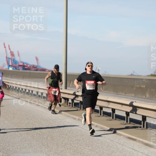 03.10.2025 - Köhlbrandbrückenlauf Yannick Fuchs http://msf.ph/oto/9187854 03.10.2025 11:46:35 Position 3 5747 meine-sportfotos.de
