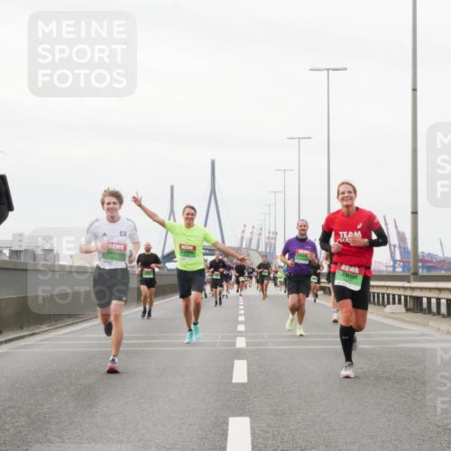 03.10.2025 - Köhlbrandbrückenlauf Matties Gatica Varas http://msf.ph/oto/9187855 03.10.2025 15:51:56 Position 3 24, 6, 9 meine-sportfotos.de