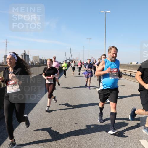 03.10.2025 - Köhlbrandbrückenlauf Yannick Fuchs http://msf.ph/oto/9187856 03.10.2025 12:07:09 Position 3 4465, 4840, 4841 meine-sportfotos.de
