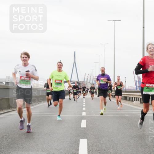 03.10.2025 - Köhlbrandbrückenlauf Matties Gatica Varas http://msf.ph/oto/9187860 03.10.2025 15:51:57 Position 3 9543, 9072 meine-sportfotos.de