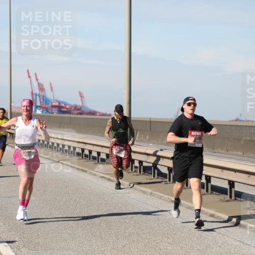 03.10.2025 - Köhlbrandbrückenlauf Yannick Fuchs http://msf.ph/oto/9187861 03.10.2025 11:46:36 Position 3  meine-sportfotos.de