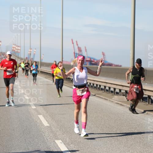 03.10.2025 - Köhlbrandbrückenlauf Yannick Fuchs http://msf.ph/oto/9187867 03.10.2025 11:46:36 Position 3 57 meine-sportfotos.de