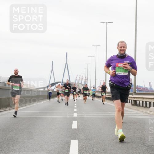 03.10.2025 - Köhlbrandbrückenlauf Matties Gatica Varas http://msf.ph/oto/9187873 03.10.2025 15:52:00 Position 3 9410 meine-sportfotos.de