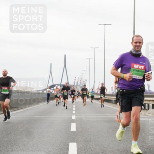 03.10.2025 - Köhlbrandbrückenlauf Matties Gatica Varas http://msf.ph/oto/9187874 03.10.2025 15:52:01 Position 3 9410 meine-sportfotos.de