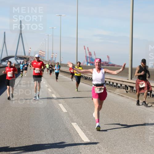 03.10.2025 - Köhlbrandbrückenlauf Yannick Fuchs http://msf.ph/oto/9187875 03.10.2025 11:46:37 Position 3  meine-sportfotos.de