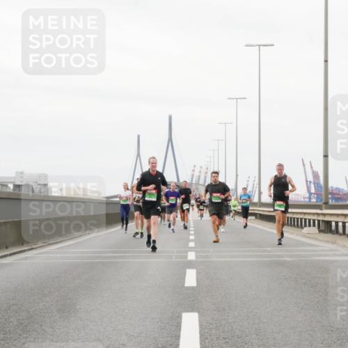 03.10.2025 - Köhlbrandbrückenlauf Matties Gatica Varas http://msf.ph/oto/9187891 03.10.2025 15:52:04 Position 3  meine-sportfotos.de