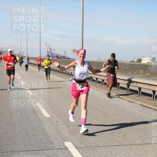 03.10.2025 - Köhlbrandbrückenlauf Yannick Fuchs http://msf.ph/oto/9187893 03.10.2025 11:46:38 Position 3  meine-sportfotos.de