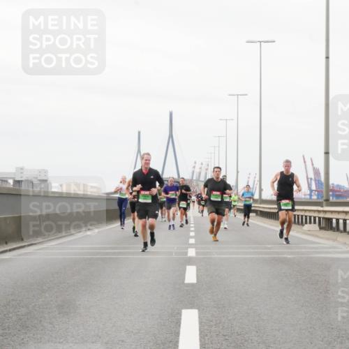 03.10.2025 - Köhlbrandbrückenlauf Matties Gatica Varas http://msf.ph/oto/9187894 03.10.2025 15:52:05 Position 3  meine-sportfotos.de