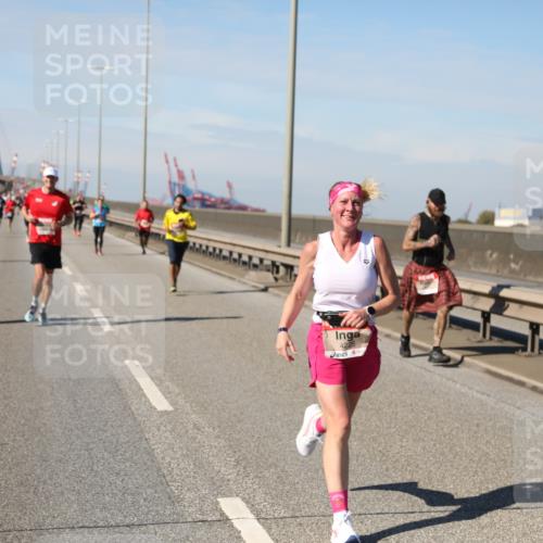 03.10.2025 - Köhlbrandbrückenlauf Yannick Fuchs http://msf.ph/oto/9187900 03.10.2025 11:46:38 Position 3 4225 meine-sportfotos.de
