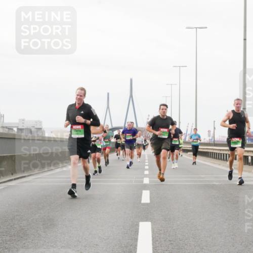 03.10.2025 - Köhlbrandbrückenlauf Matties Gatica Varas http://msf.ph/oto/9187902 03.10.2025 15:52:07 Position 3  meine-sportfotos.de