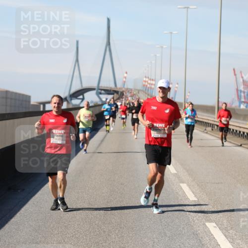 03.10.2025 - Köhlbrandbrückenlauf Yannick Fuchs http://msf.ph/oto/9187905 03.10.2025 11:46:39 Position 3 6081, 6655 meine-sportfotos.de