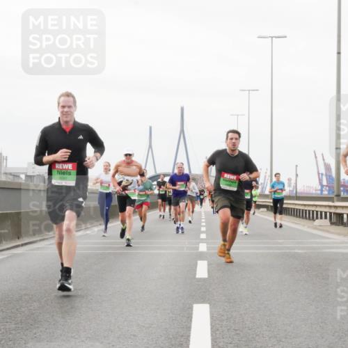03.10.2025 - Köhlbrandbrückenlauf Matties Gatica Varas http://msf.ph/oto/9187906 03.10.2025 15:52:08 Position 3 9091 meine-sportfotos.de