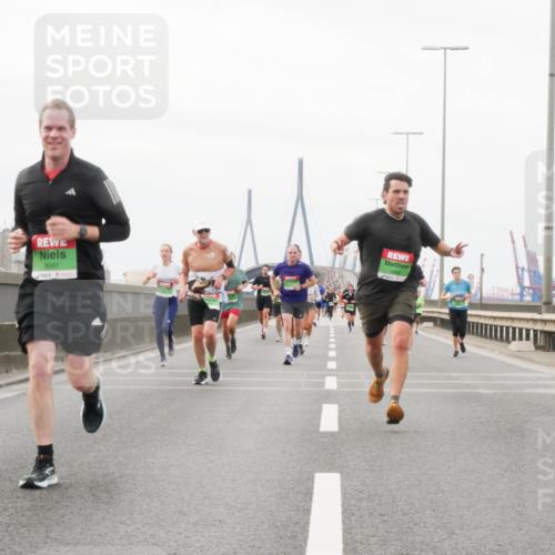 03.10.2025 - Köhlbrandbrückenlauf Matties Gatica Varas http://msf.ph/oto/9187908 03.10.2025 15:52:08 Position 3 9091, 9468 meine-sportfotos.de