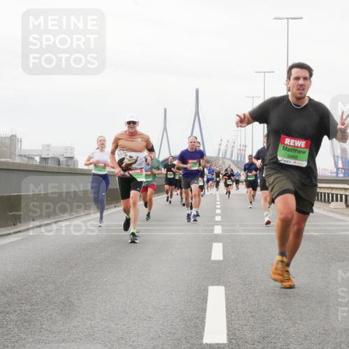 03.10.2025 - Köhlbrandbrückenlauf Matties Gatica Varas http://msf.ph/oto/9187913 03.10.2025 15:52:09 Position 3 9468 meine-sportfotos.de