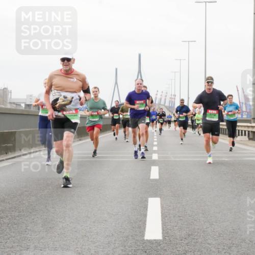 03.10.2025 - Köhlbrandbrückenlauf Matties Gatica Varas http://msf.ph/oto/9187920 03.10.2025 15:52:11 Position 3  meine-sportfotos.de