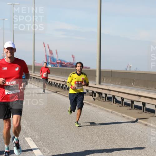 03.10.2025 - Köhlbrandbrückenlauf Yannick Fuchs http://msf.ph/oto/9187921 03.10.2025 11:46:40 Position 3 15, 6655 meine-sportfotos.de