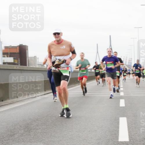 03.10.2025 - Köhlbrandbrückenlauf Matties Gatica Varas http://msf.ph/oto/9187922 03.10.2025 15:52:11 Position 3  meine-sportfotos.de