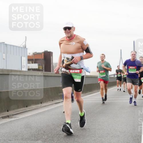 03.10.2025 - Köhlbrandbrückenlauf Matties Gatica Varas http://msf.ph/oto/9187925 03.10.2025 15:52:12 Position 3 423 meine-sportfotos.de