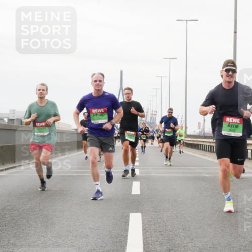 03.10.2025 - Köhlbrandbrückenlauf Matties Gatica Varas http://msf.ph/oto/9187929 03.10.2025 15:52:13 Position 3 7314, 9020 meine-sportfotos.de