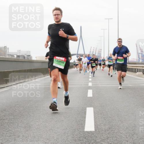 03.10.2025 - Köhlbrandbrückenlauf Matties Gatica Varas http://msf.ph/oto/9187942 03.10.2025 15:52:15 Position 3 7306 meine-sportfotos.de